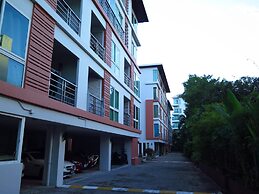 6-18 - 3 Bdr Spacious Penthouse With Shared Pool