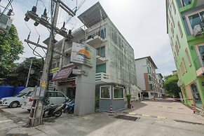 6-18 - 3 Bdr Spacious Penthouse With Shared Pool