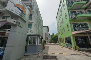 6-18 - 3 Bdr Spacious Penthouse With Shared Pool
