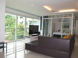 6-18 - 3 Bdr Spacious Penthouse With Shared Pool