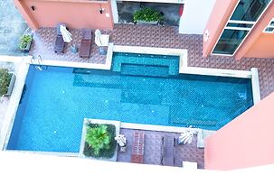 6-18 - 3 Bdr Spacious Penthouse With Shared Pool