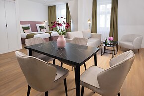 Rajska Residence