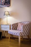 Cosy 2BR flat - metro station & hospital