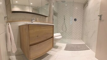 Luxury Stunning 2bed Apt City Centre