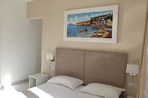 Villa Emanuel White