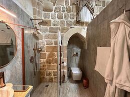 Ana Talia House