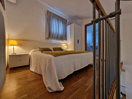 Charming Flat With Swimming Pool
