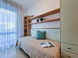 Modern Beachside Flat-beahost