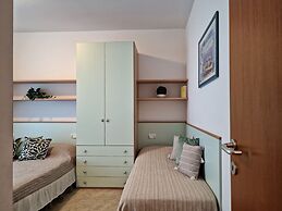 Modern Beachside Flat-beahost