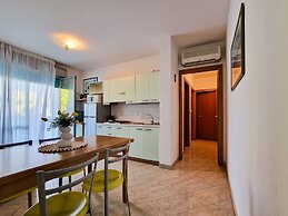 Modern Beachside Flat-beahost