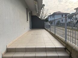 Charming Flat for up to 6 Guests Near the Beach