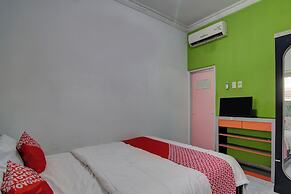 OYO 92833 Penginapan Syariah