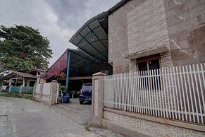 OYO 92833 Penginapan Syariah