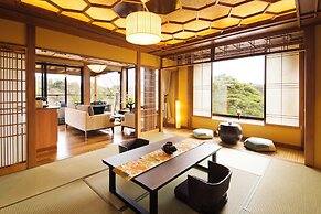 Noto Tsukumowan Hyakurakusou