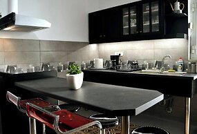 Renovated Home Next To Old Town