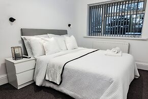 House - Sleeps 6 - Parking - Garden