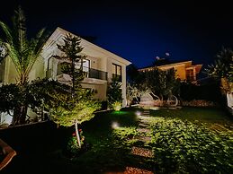 Marla Suite Hotel