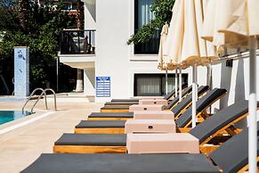 Marla Suite Hotel