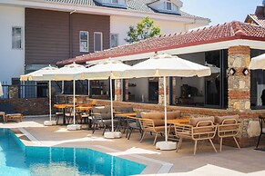 Marla Suite Hotel