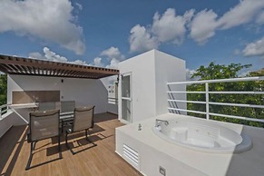 Spectacular Apartment Rooftop Hot Tub