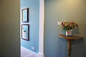 Fantastic 2 Bedroom, Spacious and Great Location!