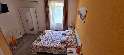 Nirvana Garden Rooms