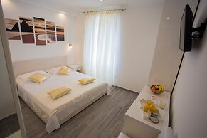 Nirvana Garden Rooms