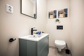 Corner Apartments
