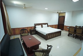 HOTEL MOON