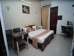 HOTEL MOON