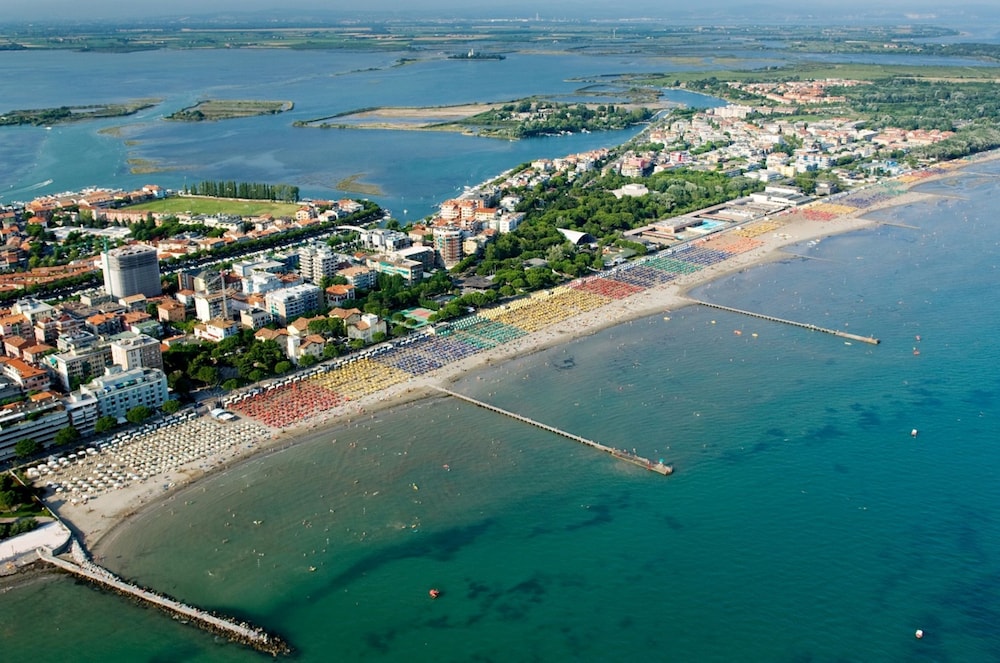 Adorable Seaview Flat at Grado Pineta