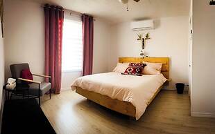 KWE Café & Auberge