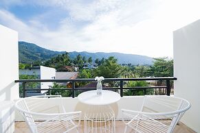 Hill Myna Holiday Park & Cafe