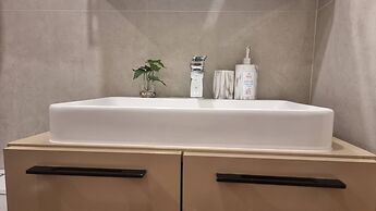B505 - 1 Bedroom Condo Top Floor Pool View, Ao Nang
