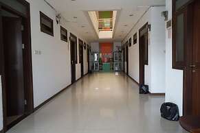 OYO 92863 Hotel Blessing