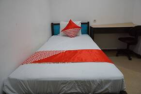 OYO 92863 Hotel Blessing