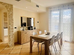 Countryside Villa With Private Pool and sea View