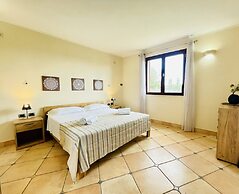 Countryside Villa With Private Pool and sea View