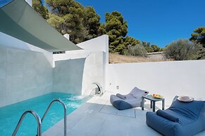 White Cliff Luxury Suites