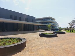 Kololi Sands