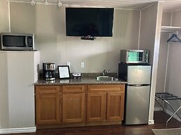 Jackfish Lake Cottages Motel
