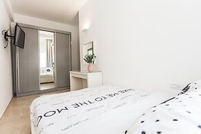 Port 2 Bedroom with 2 showers apartment