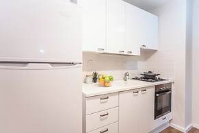 Ben Yehuda By theLight apartment