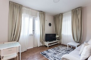 Ben Yehuda By theLight apartment