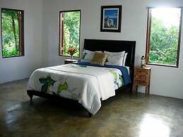 Serenity Rainforest Retreat