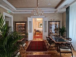 The Queen Palace