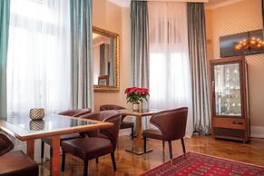The Queen Palace