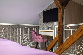 The Queen Palace