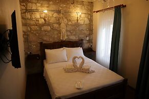 Akhan Guest House
