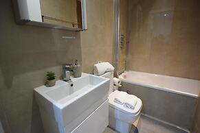 1-bed Apartment in Ealing, 3 Mins From Station